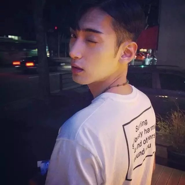 傅雯文菡