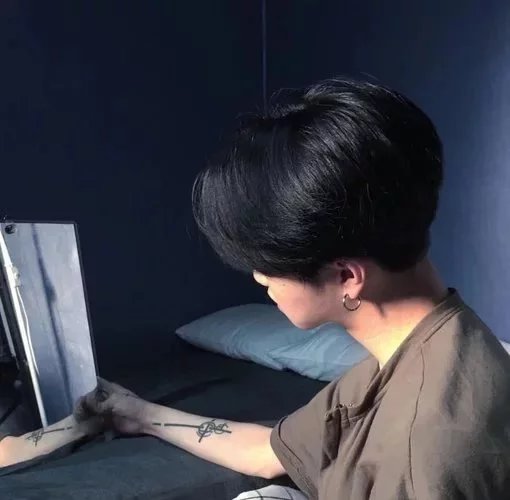 轩辕伦筠泽