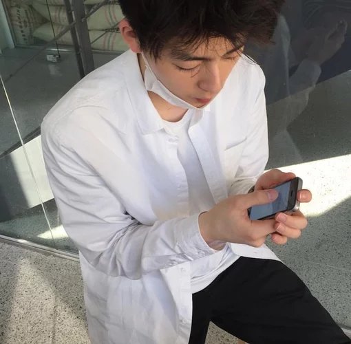 禄薇剑亨
